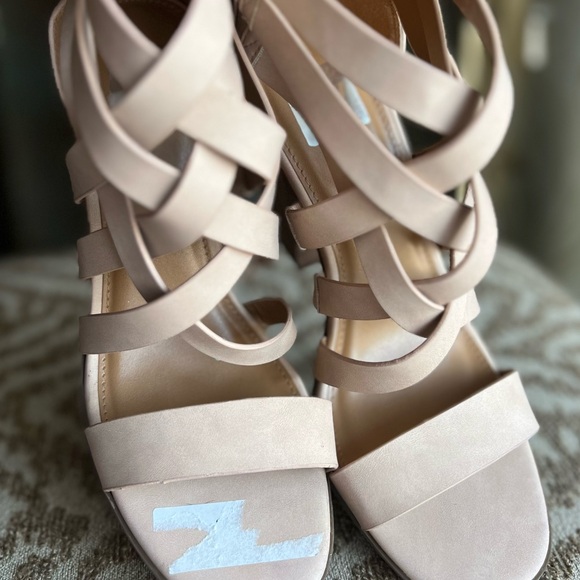Nude strappy booties sandals - Picture 12 of 13